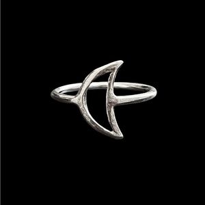 Vintage sterling silver Artisan made crescent moon ring Size 8.75